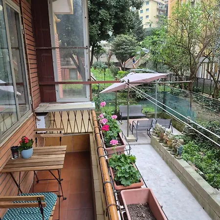 Garden House Near Centro With Baby Bed Appartamento *