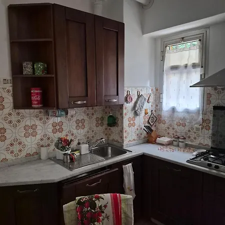 Garden House Near Centro With Baby Bed Appartamento *